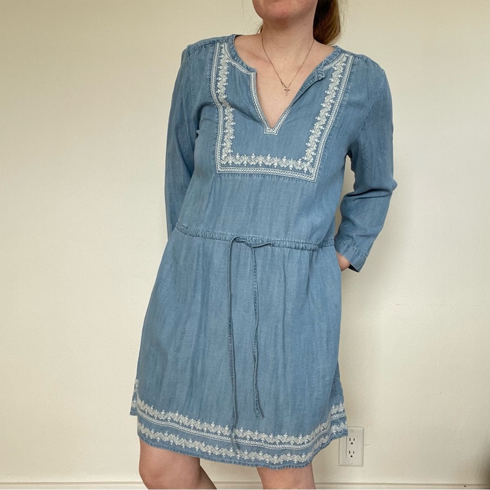 Gap blue denim mini dress with white embroidery and tie waist medium - Picture 2 of 12